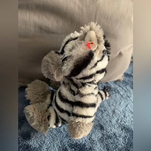Ty Cuddlys Zahari the Zebra Soft Rare Black White Blue Eyes. - Picture 3 of 5